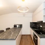 شقة Old Town Retreat By Belmont Realty زادار
