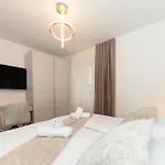 شقة Old Town Retreat By Belmont Realty
