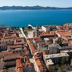 شقة Old Town Retreat By Belmont Realty *