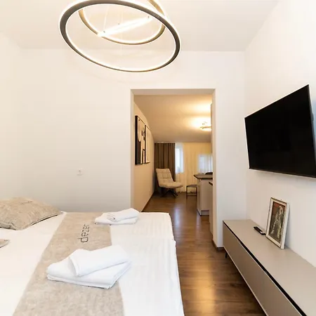 Old Town Retreat By Belmont Realty * 扎达尔