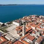 Old Town Retreat By Belmont Realty