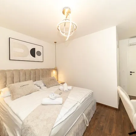 Old Town Retreat By Belmont Realty Apartman *