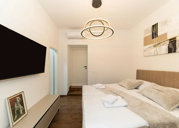 Apartment Old Town Retreat By Belmont Realty