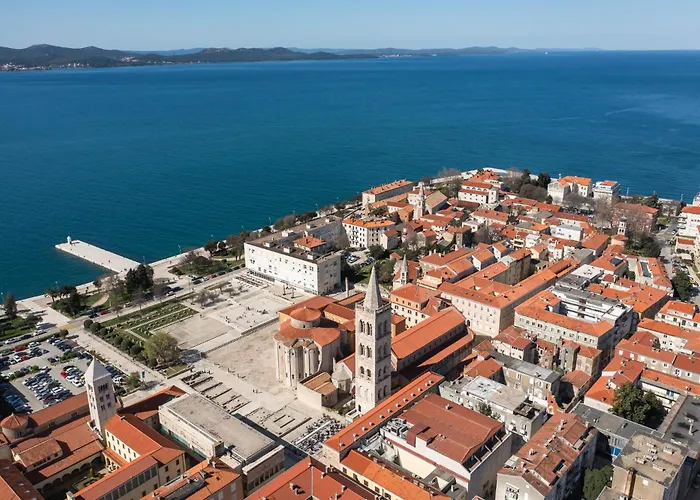 Old Town Retreat By Belmont Realty